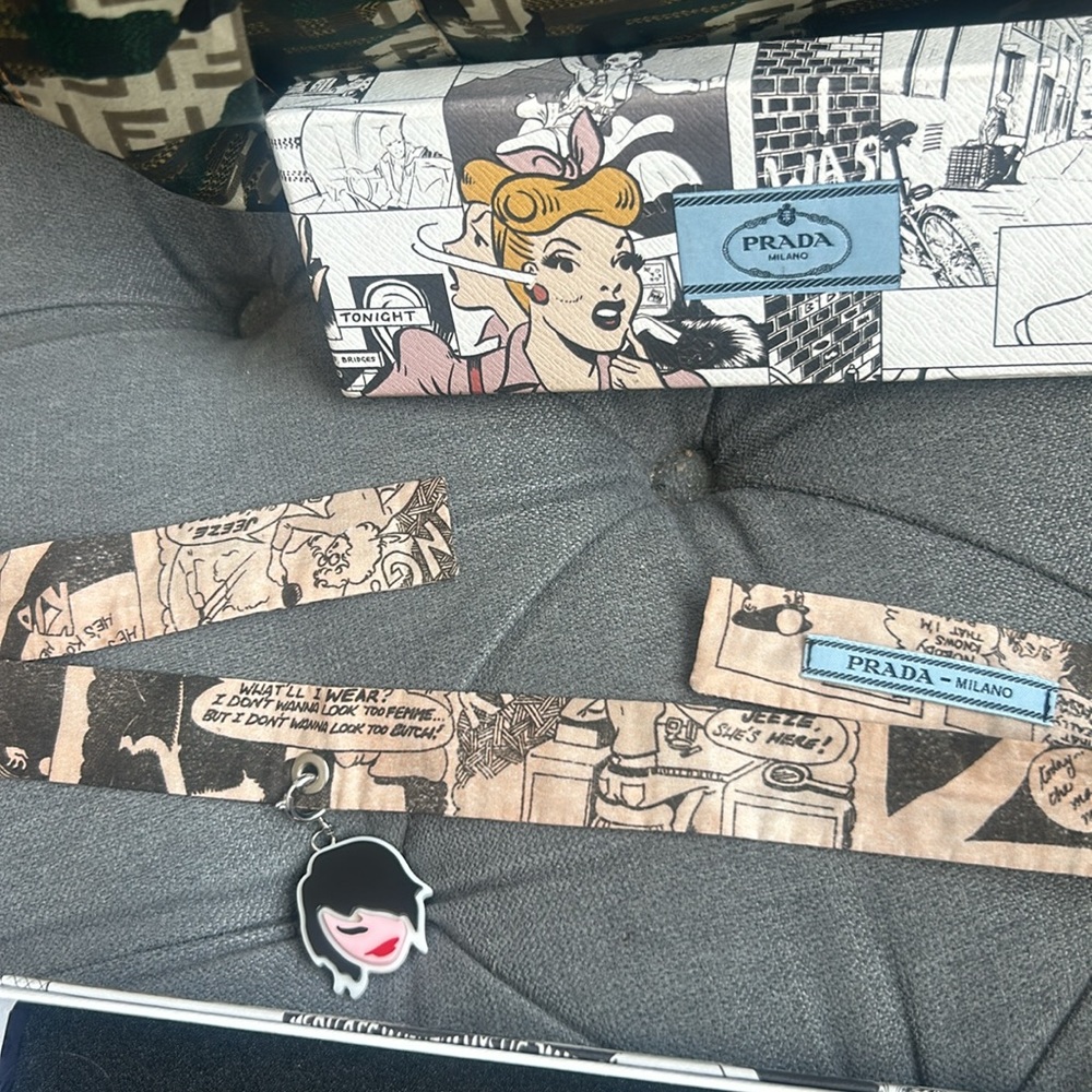 NIB Prada Tessuto Comic Choker in Opaline‎ Made in Italy - Picture 6 of 7